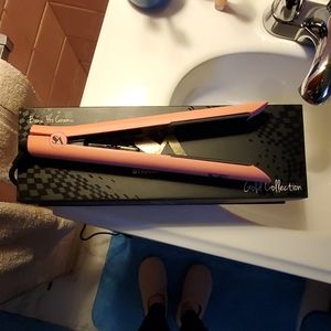 Straight Ahead flat iron